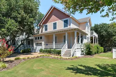 Image de Marsh & Harbor: Shared Pool, Spa, Club Access