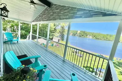Image de Lakefront, gameroom, Air Conditioner, firepit, kayaks, canoes, frog mat, pedal boat