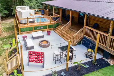 Image de Sleep Over  Log Cabin, Swim Spa on 7 Acres