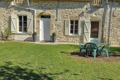 Renovated 150-year-old building, close to Chateau de Menou.