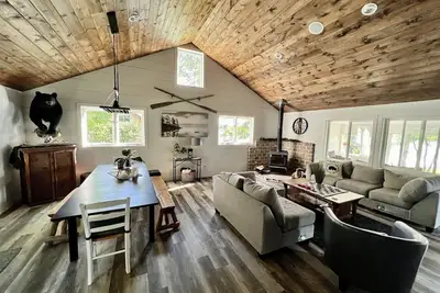 Image de All-Season Modern Cottage on Red Lake - 45 min from Green Bay