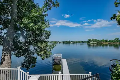Image de Luxurious Morrison Lakehouse w/ Hot Tub & Sunset Views