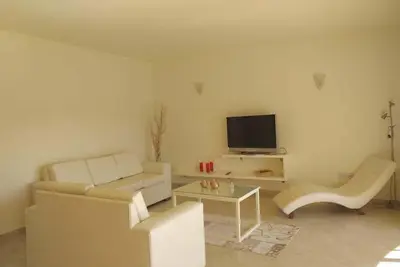Image de Penthouse-5 Guests-balcony-AirCon-Parking