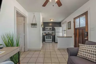 Image de Golden Cottage ~. 5 mile to A&M