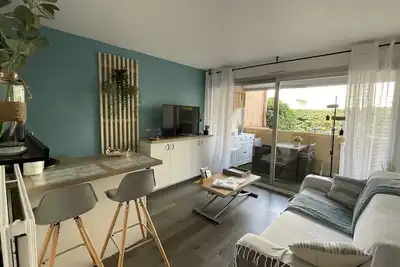 Image de Face au port Santa Lucia tout à pieds, calme, wifi