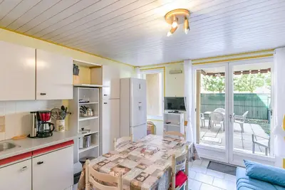 Image de T2 cabine 6 pers avec balcon, parking privé, proche commodités et stations de ski