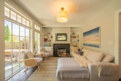 Image de The Historic Walton House by Rpg