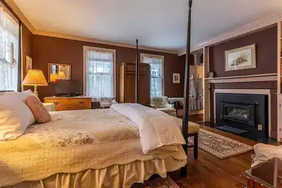 Image de Room in Historic Inn! 20 Minutes to Okemo!