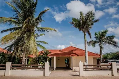Image de Luxurious Tropical Villa Prikichi with Pool & Apt