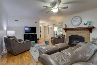 Image de 10 Mi to Grand Lake: Home w/ Game Room in Jay!