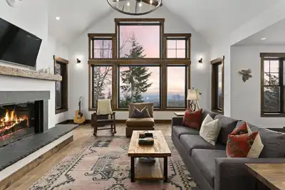 Image de Gorgeous mountain getaway - Views - HotTub - Private - Wildlife - Close to town