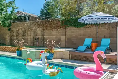 Image de Modern 5 bedroom with Pool and Hot Tub