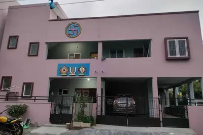 Image de Srirangam 2 bedroom flat one bed room ac another non ac