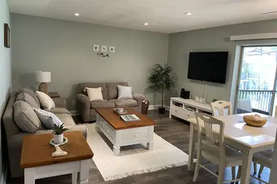 Image de Cute, spacious 2 Br 2 Full Ba condo minutes from the beaches