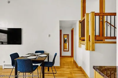 Image de Perched above the River, In Aspen Core, Brand New!