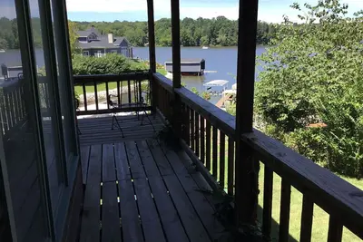 Image de Lemon Lift, house on the shores of Lake Lemon near Bloomington and Nashville In.