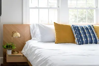 Image de ★★New! 3 mins to Hpu w/cornhole, throwing axes, billiards, firepit★★