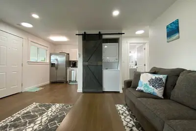 Image de 🏖 🏐 Upstairs Valley Beach Escape Apartment 🛹 💦 🏀4