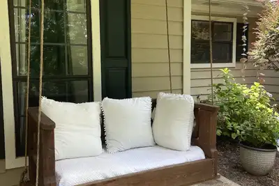 Image de Oxford Weekend Rental 2. 4 Mile to Stadium Cozy Quiet Home