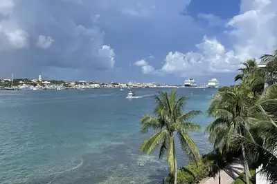 Image de 1 Br villa for 4 at Harborside Atlantis w/ 4 Free Aquaventure passes 8/1-8/8/25