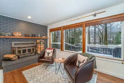 Image de Mountain Chalet*Riverfront*Hottub*StevensPass