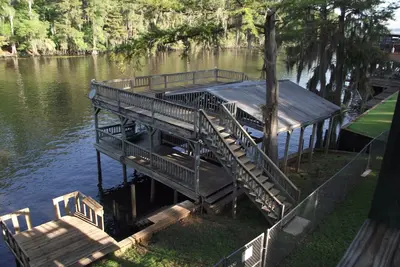 Image de 2 story Waterfront home on Big Cypress Bayou Caddo Lake
