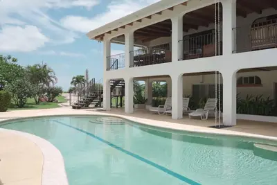 Image de Privilege, BeachFront & Private Pool by Lpr®