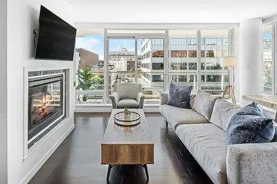 Image de Luxury King Suite w/ Parking/Pool/Hot tub/Gym