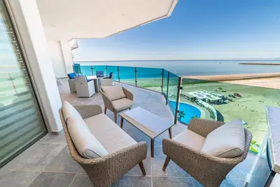 Image de Esmeralda Beach Resort 3 Bedrooms Condo B 703