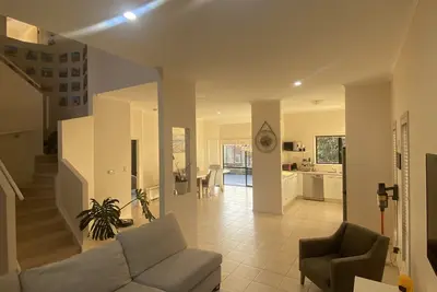 Image de Family Sized House close to the Beach and Marina