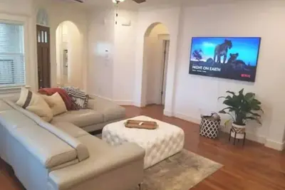 Image de Lovely Heights Cottage 🌅🌄 (Fenced Yard, Garage)