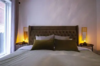 Image de Fantastic 2br*private patio*gym Indoor parking