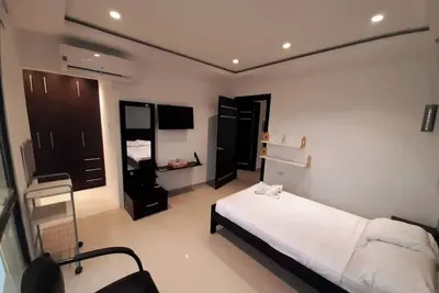 Image de Large house in Manta, spectacular ocean view!