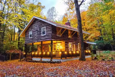 Image de Large Rustic Log Cabin in the Laurel Highlands