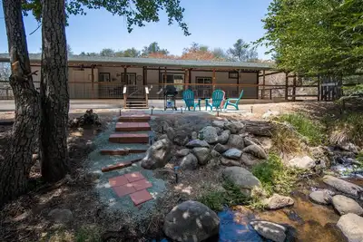 Image de Private Mountain Getaway - Year-Round Creek - Cozy & Peaceful Retreat