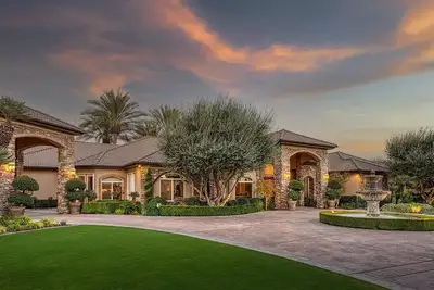 Image de Perfect Family Villa in California. Located close to highway 99