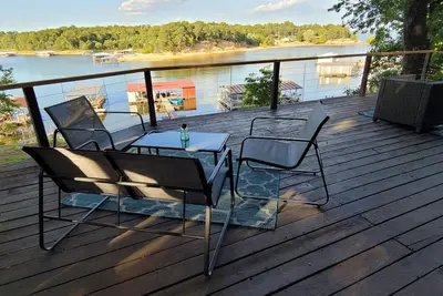Image de Lakefront Getaway w boat slip, Sandy Beach, 2 Living Rooms. Sleeps 12
