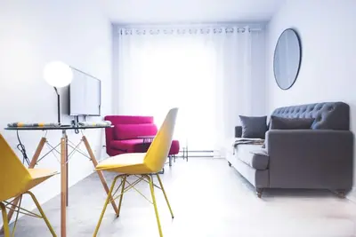 Image de Stylish*brand-new*2 bdrs queen*gym 24/7