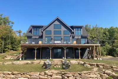 Image de MegaVista Mountain Lodge - Hgtv - Featured Retreat in the White Mountains.