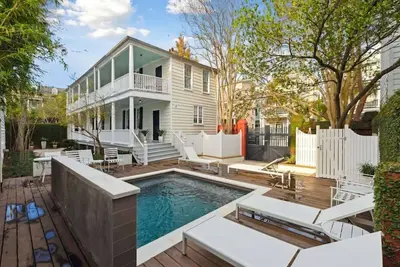 Image de Private Pool & Historic Home-‘The Walled Garden’