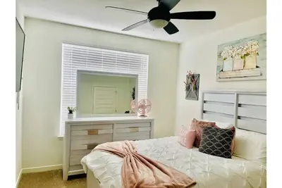 Image de Luxury Riverfront Apartment! Great Reviews!