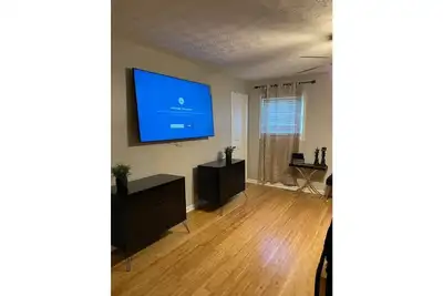 Image de Cozy Home w/ Huge Yard! 15 mins to 6 Flags!