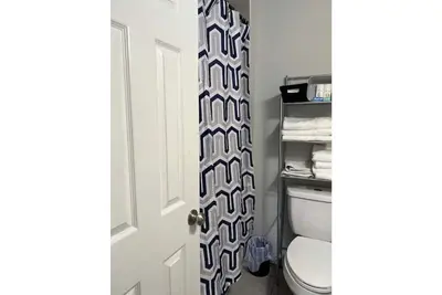 Image de Newly Renovated Home on West End