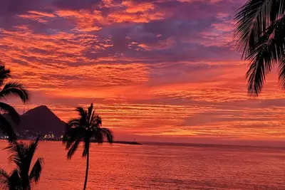 Beautiful beachfront 2br 2ba condo w/pool, patio & sunsets!