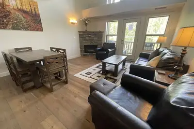 Image de Modern Mountain Escape | A/C | Top Floor Privacy