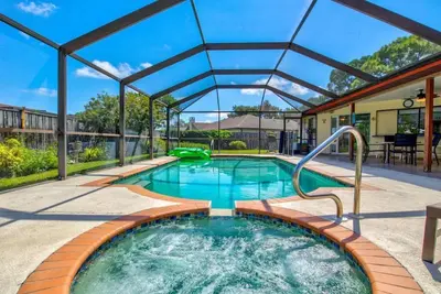 Image de Coral Tides. Updated pool home 5 mi to Anna Maria Island