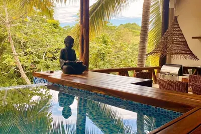 Image de Beautiful loft with private Jacuzzi and golf cart included