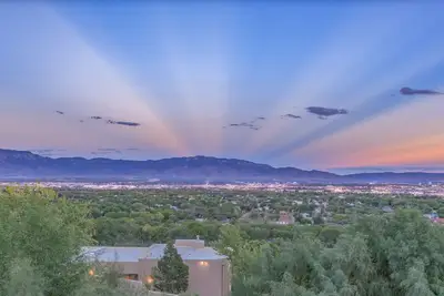 Exclusive views, private pool, desert paradise!