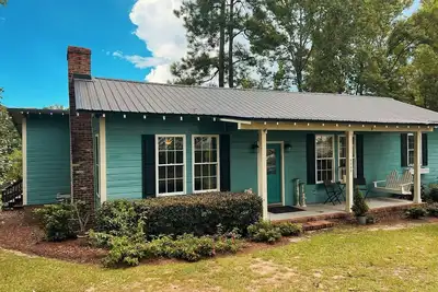 Image de Creekside Country Cottage- minutes away from I-95