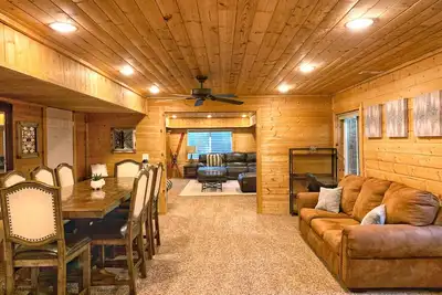 Image de Cozy Cabin Themed Basement